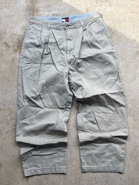 Y2K Tommy Hilfiger baggy khaki pants